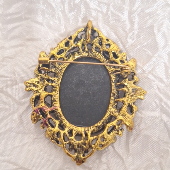 VTG Purple 2 in 1 Victorian Style CAMEO Brooch/ Pendant - Picture 3 of 8